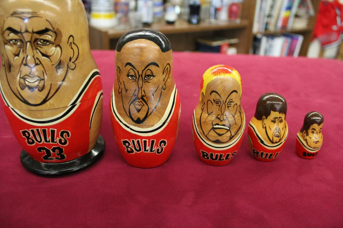 CHICAGO BULLS 5 PIECE MOCKBA NESTING DOLLS JORDAN PIPPEN RODMAN