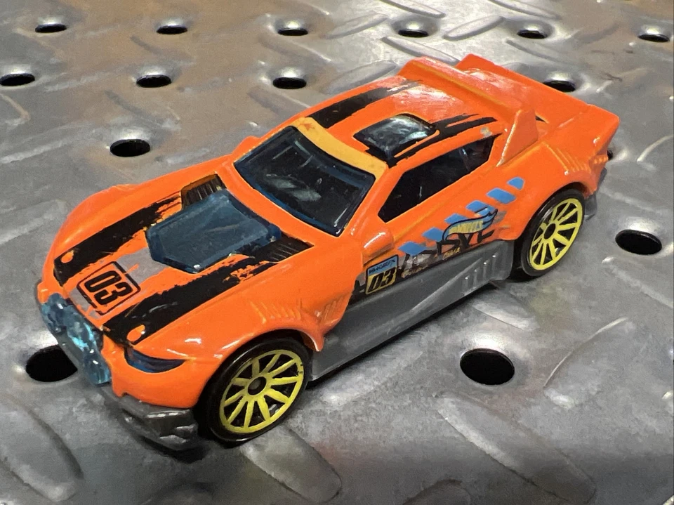  Mattel Hot Wheels Rally Cat 2017 DTX15 juguete fundido a presión coleccionable naranja deportes  Foto 4 de 4