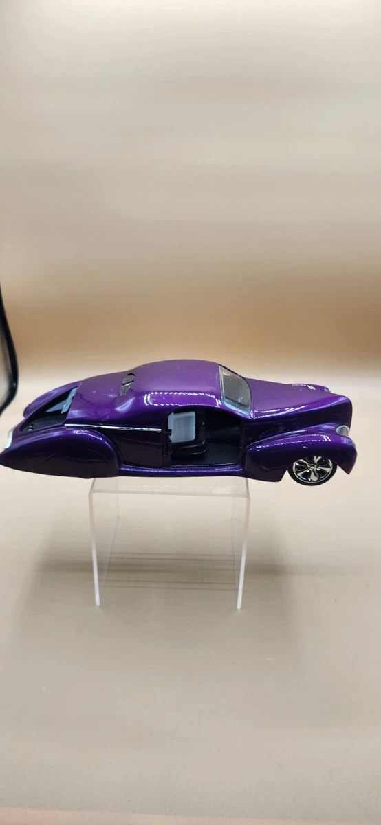 Preços baixos em Escala 1:18 Lincoln Hot Wheels Veículos de