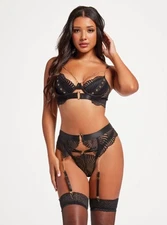 Seven ’til Midnight Scalloped Lace Bra w/Gold Chain, Garter Belt & Thong Black