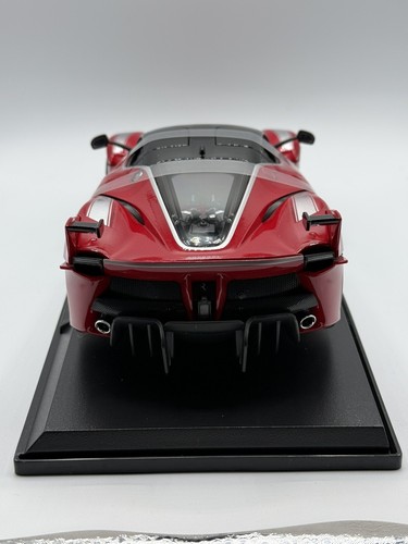 Ferrari FXXK No. 10 Red 1/18 Scale Maisto Special Edition Diecast - Picture 4 of 4