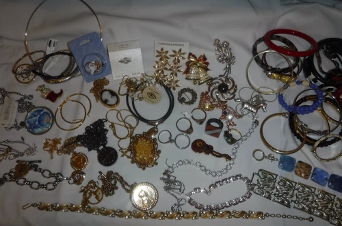 Vintage & Contemporary Costume/Fashion Jewelry Lot Most Signed All Wearable R-1