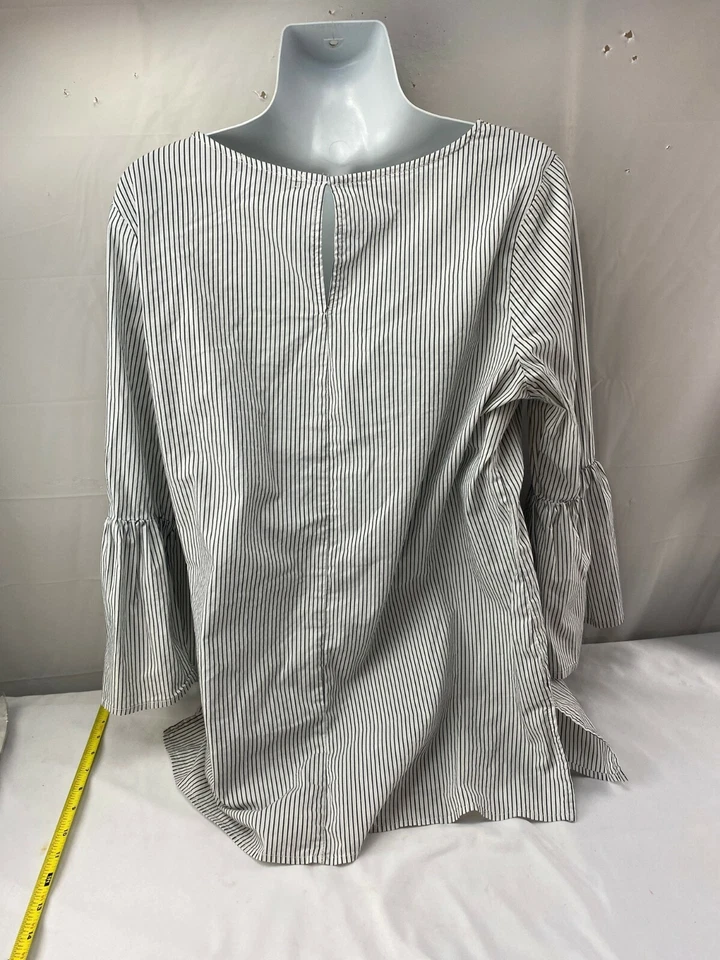 Gibson Large  pin stripe ruffle sleeve blouse white dark blue - Image 2 of 4