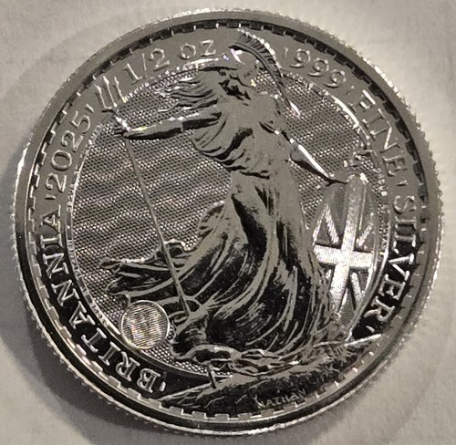 2025 £1 Silver British Britannia 1/2 oz Ultra Rare, First Issue Since 2019 - Picture 5 of 18