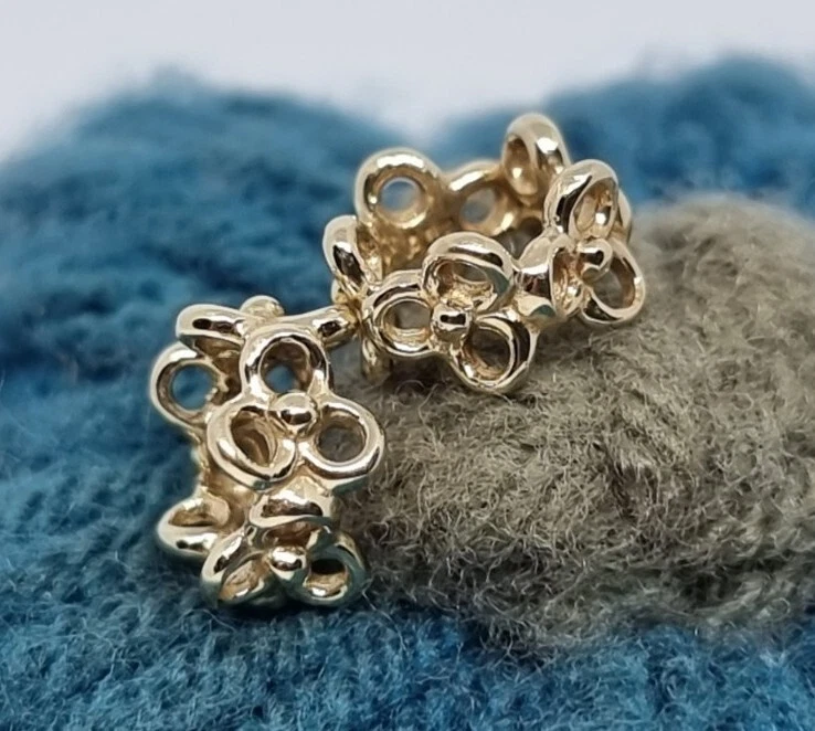 Pandora store flower spacer