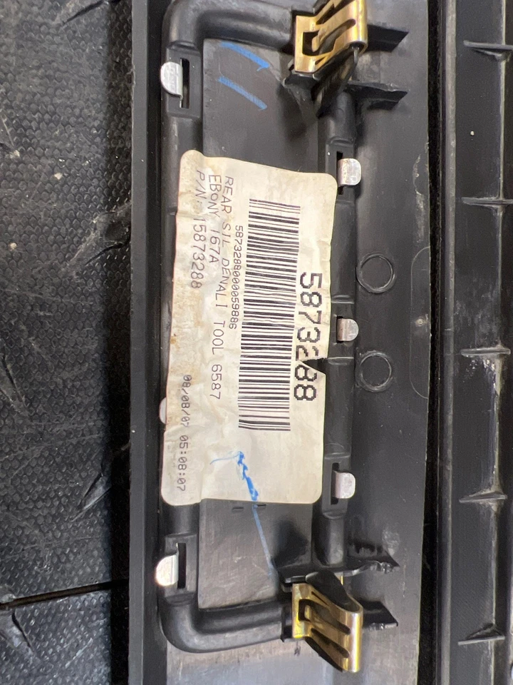 2008 GMC Yukon 4 Piece Silver Denali Scuff Pad Door Sill Set x4 Foto 4 de 4