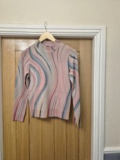 paul smith iconic swirl design jumper. pit2pit 17 inch