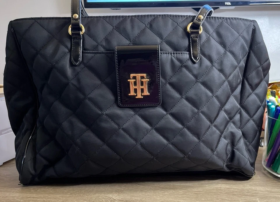 Tommy Hilfiger Women's Handbag With Patent Leather & Quilting - Image 2 of 4