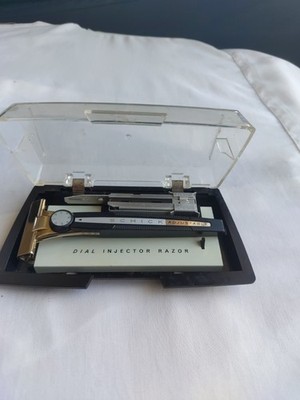 In Original Case Schick Dial Adjustable Injector Gold Tone SE Safety Razor