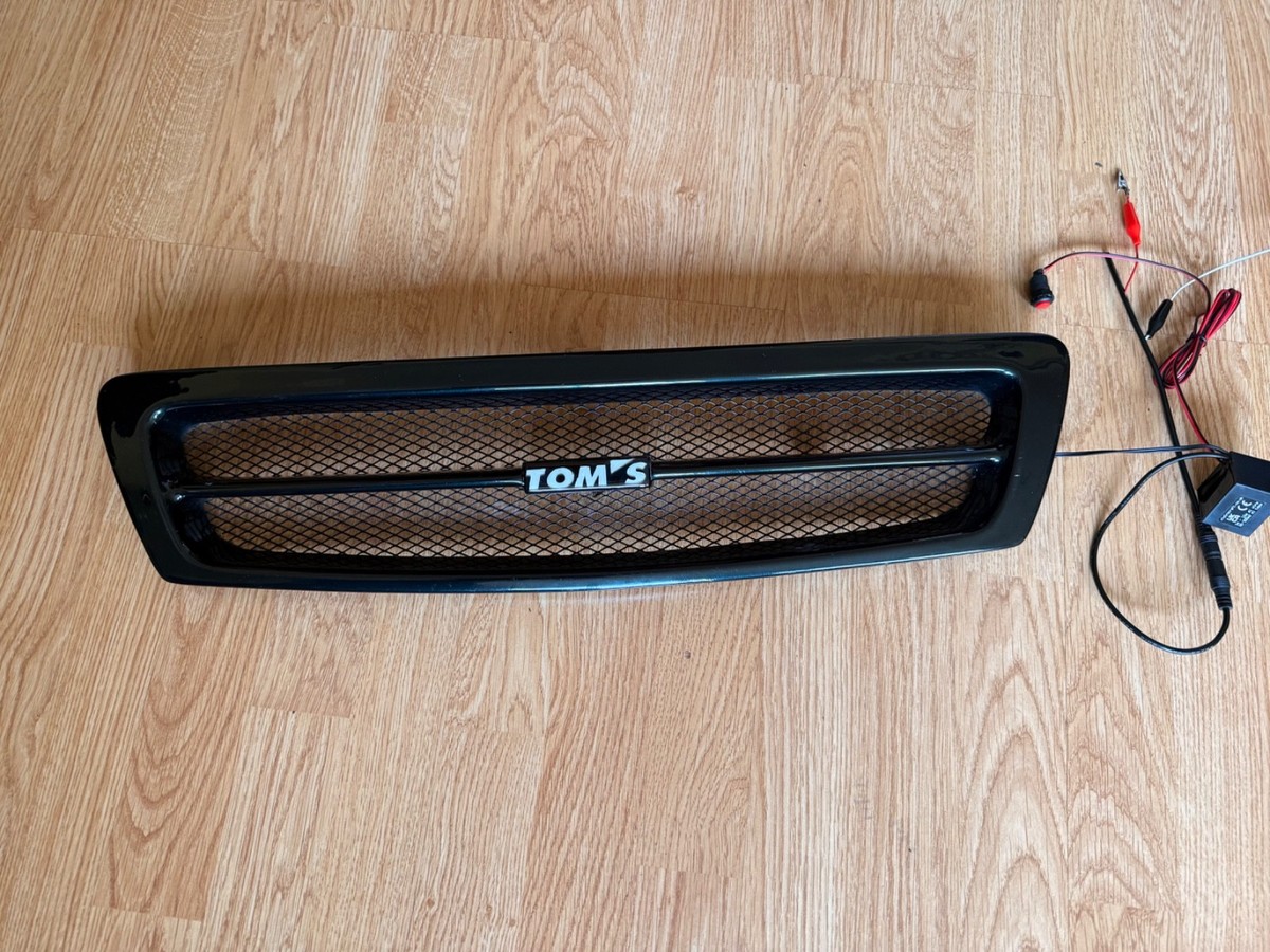 TOM'S TOMS GRILL EMBLEM LIGHT UP EL CHASER JZX100 TOURER V 6N9 1JZ