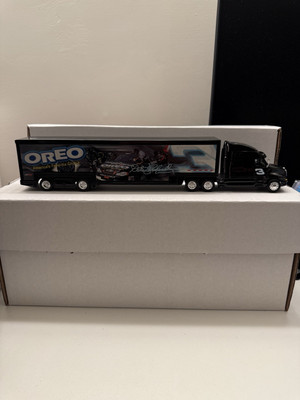 Action 104390 Dale Earnhardt 2001 Hauler #3 Oreo GM Goodwrench Service Plus, NEW