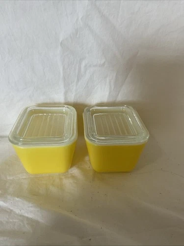 2 Vintage Pyrex Yellow Refrigerator Dish 501B 1-1/2 Cup with Lid EUC
