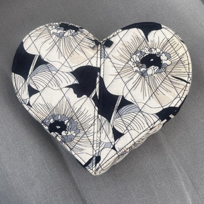 VERA BRADLEY From My Heart Jewelry Case Box Camellia FLORAL Black White & Tan