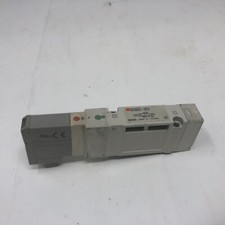 SMC SOLENOID VALVE SV2200-5FU - NOS