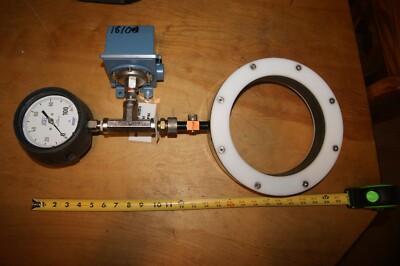NEW ONYX VALVE PRESSURE SENSOR RING WIKA GAUGE UNITED ELECTRIC H402-555 100 PSI