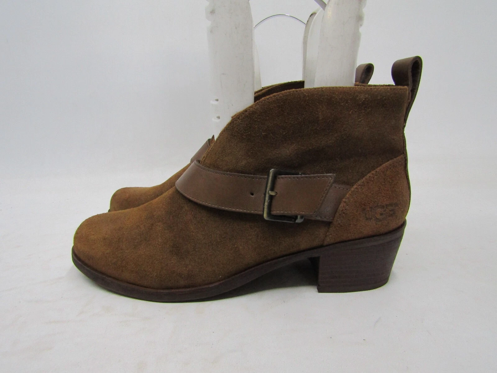 Stivaletti stivaletti UGG donna taglia 8 M marroni scamosciati fibbia moda