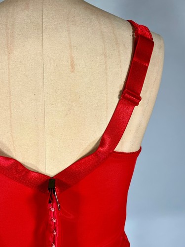 Vintage 1960's SPICY red satin finish structured bustier brassiere bra top 38D - Picture 13 of 17