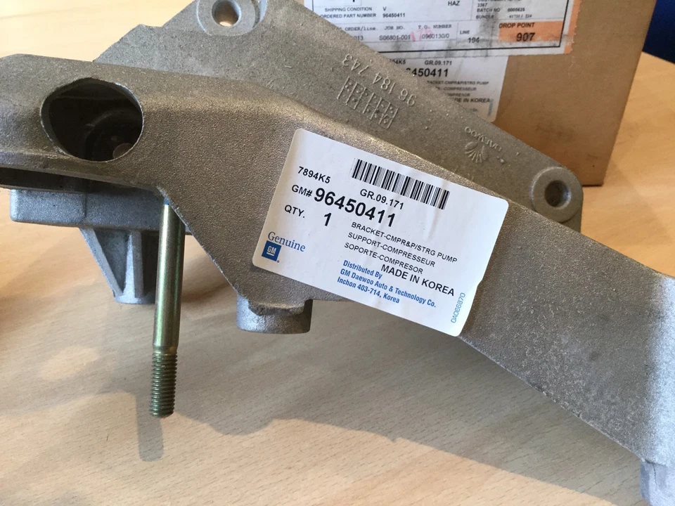 BNIB GENUINE CHEVROLET NUBIRA LACETTI AVEO Compressor Pump Bracket 96450411 - Image 2 of 4