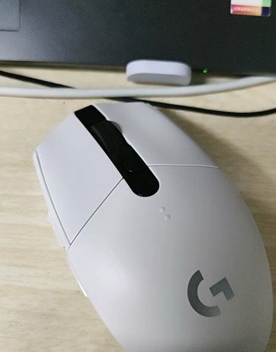 Logitech G305 Wireless Gaming Mouse-White - Picture 4 of 4