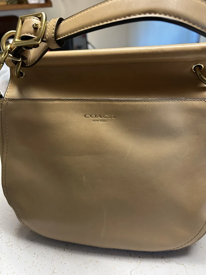 Coach Willis Tan Leather K1220-22382 Legacy Turn Lock Crossbody Bag. - Image 2 of 4