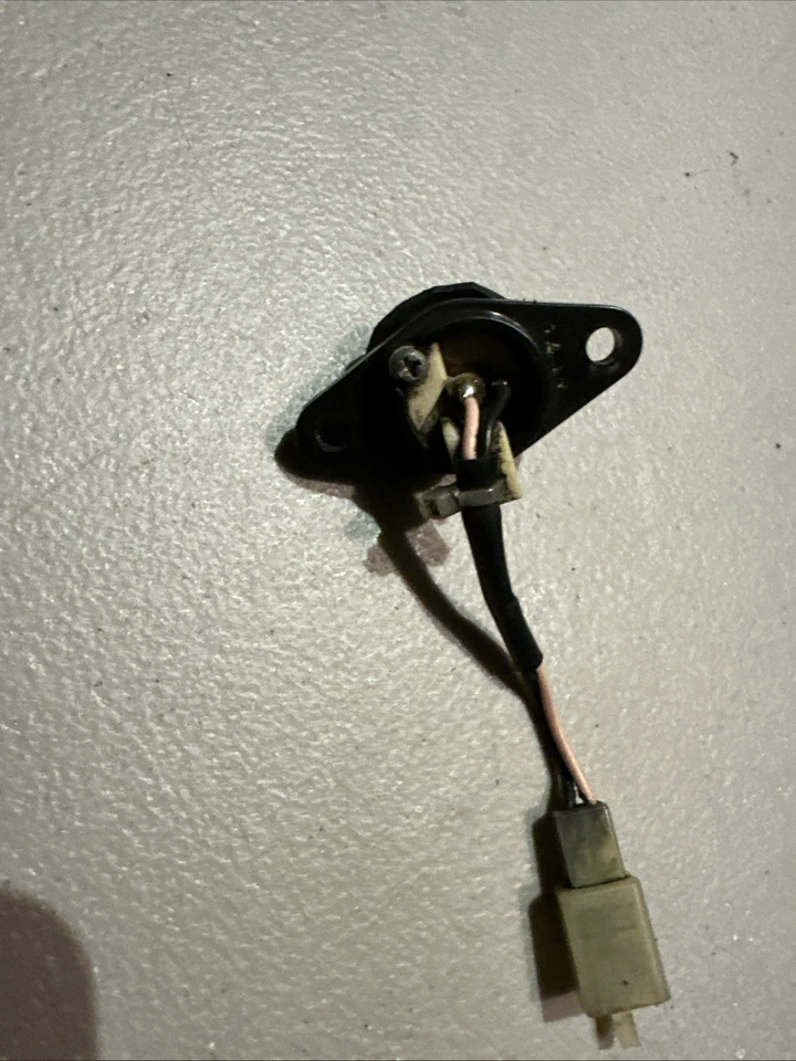 1997 YAMAHA ROYAL STAR TOUR DELUXE XVZ1300LT TRIP RESET SWITCH BUTTON  - Image 3 of 3