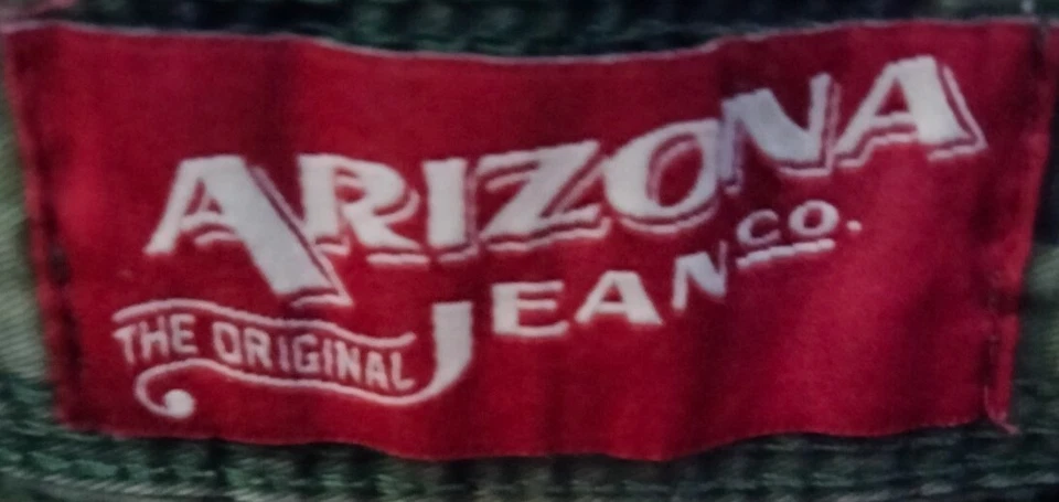 Arizona Jeans Decorated Camo Shorts Size 30x30 - Image 2 of 4