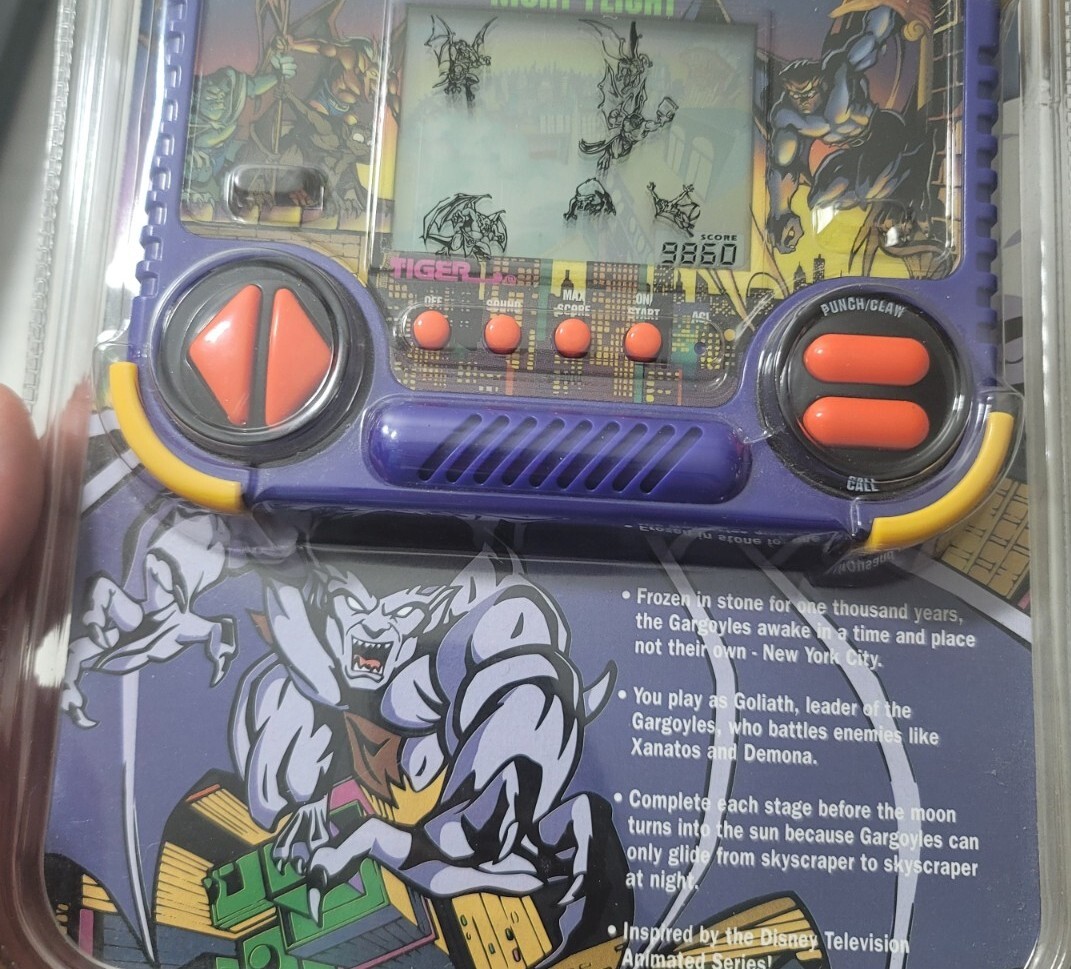 Tiger Electronics LCD GAME 1995 Gargoyles Disney Afternoon Sealed