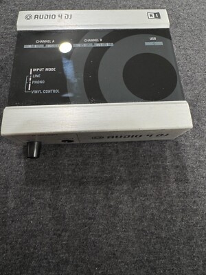 NATIVE INSTRUMENTS AUDIO 4 DJ USB Audio Interface Used  UDG CASE INCLUDED