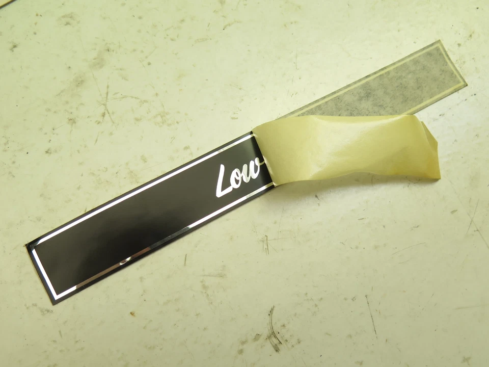 Harley-Davidson Low Rider FX 1985 horquilla plateada emblema logotipo 45788-84 nuevo como fabricante original Foto 3 de 4