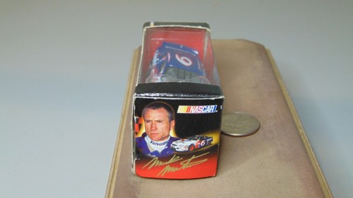 RACING CHAMPIONS #6 MARK MARTIN FIRMA DRIVER SERIE COCHE ESCALA 1:64 - Imagen 3 de 6