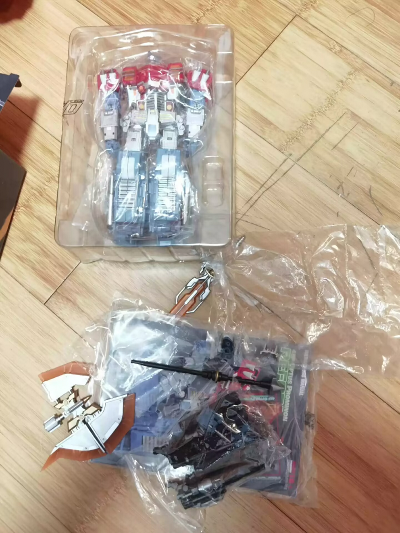 Transformable Toys MMC R-48P Optus Prominon Commander) Storm