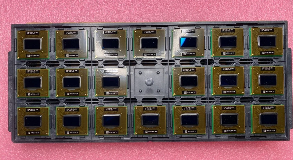 Vintage & NEW INTEL MOBIL Pentium II 400 CPU KP80524TX400256 SL3BW uPGA1 - Image 2 of 4