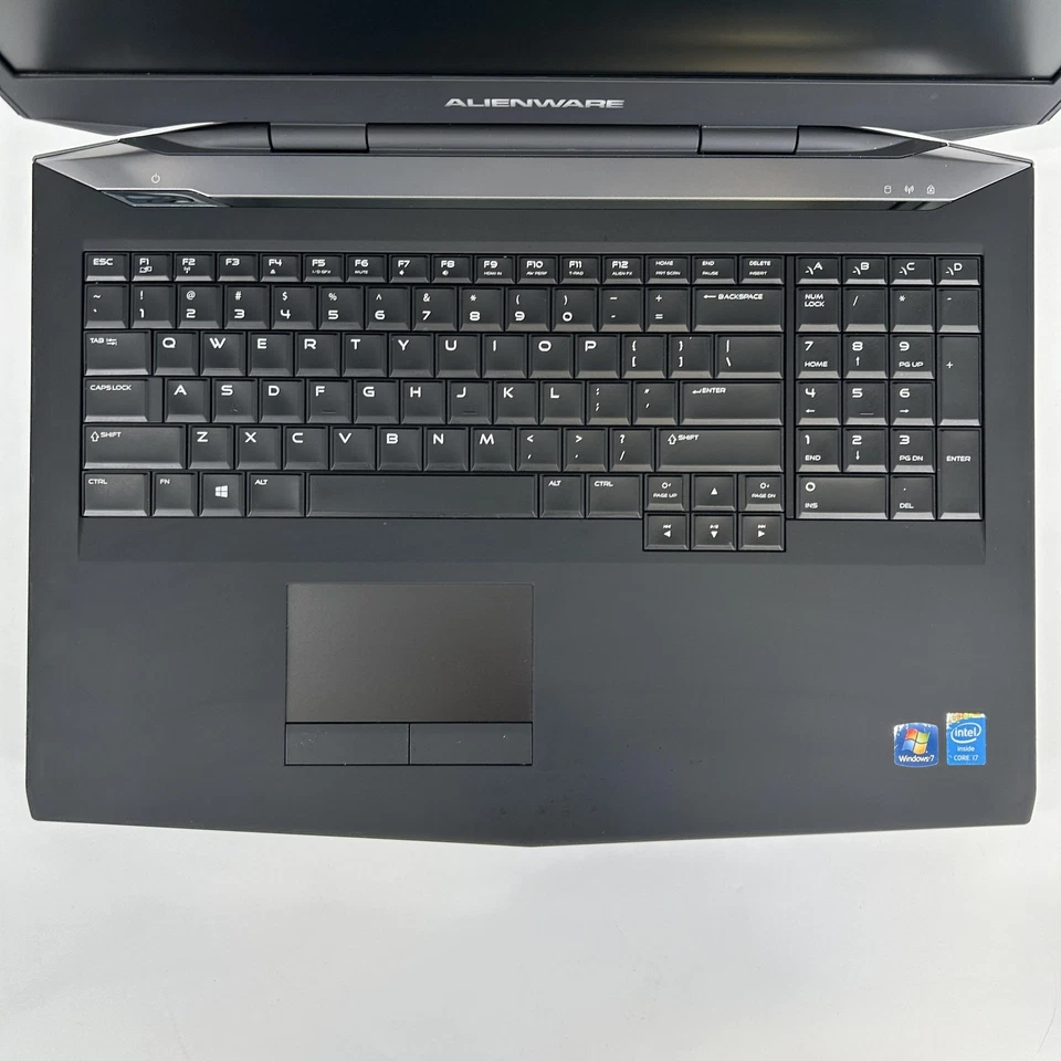 Dell Alienware 17 R2 FHD i7-4700MQ 2.40GHz 8GB 750GB HDD NVIDIA GTX 765M Good - Image 2 of 4