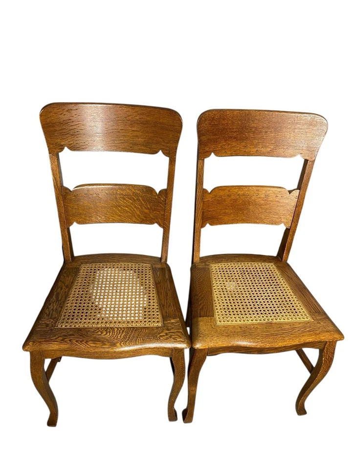 Juego de 5 sillas de comedor antiguas de madera maciza de roble con asientos de caña, Derby & co, Boston Foto 4 de 4