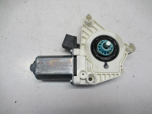 MERCEDES A-KLASSE W169 Fensterhebermotor hinten links A1698204542 (224)