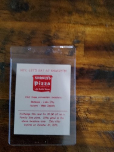 1975 Shakey's Pizza West Coast Greats Joe DiMaggio Card VG rubber Band Stains - Picture 3 of 3