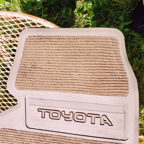 Vintage Toyota Pickup Truck Floor Mat Pair Tan Beige Brown Script 70s 80s Mats - Picture 6 of 10