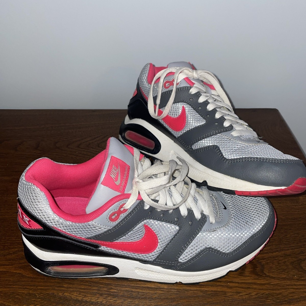 grey and hot pink nike air max