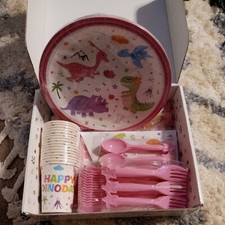 NEW WERNNSAI Dinosaur Party Supplies - Disposable Dino Themed Party Tableware