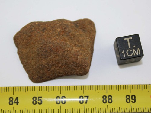 Talon de Météorite NWA 15157 dans une boite Chondrite H6 (15.00 grammes- 001* ) - Picture 3 of 6