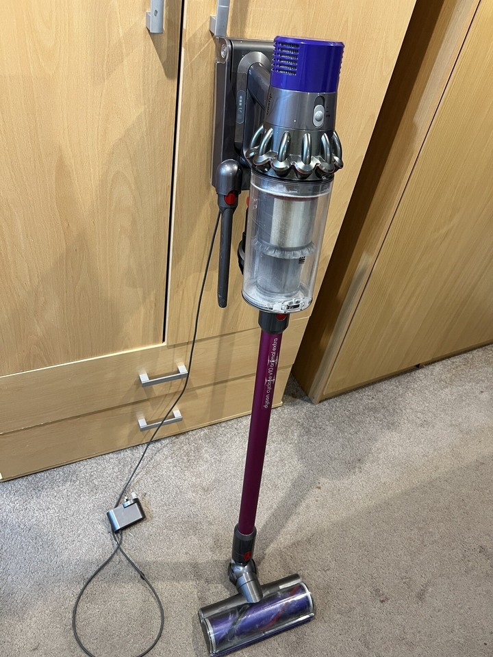 Dyson Cyclone V10 Animal Extra Cordless Vacuum Cleaner eBay