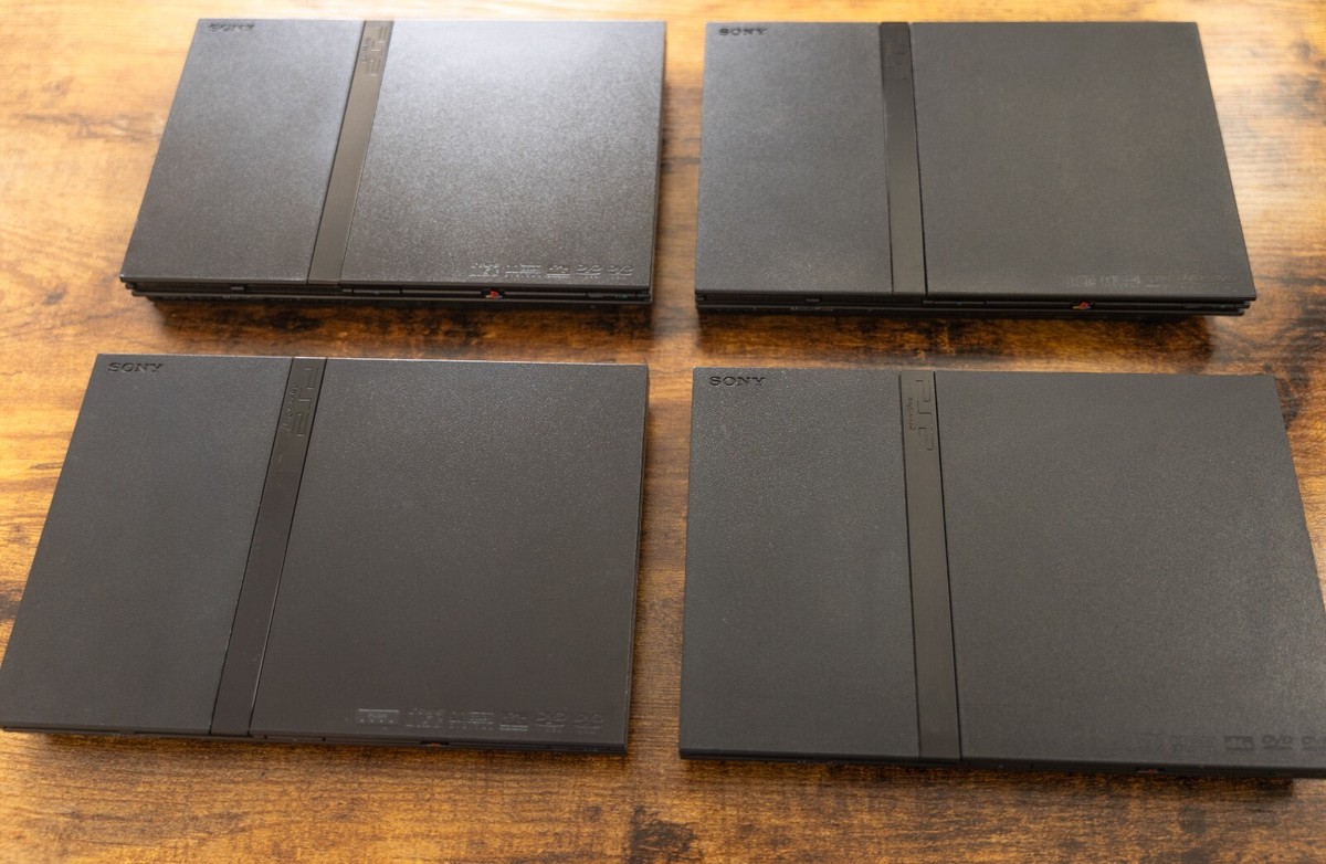 PlayStation 2 (PS2) Slim Console Bundle - Sony - Black