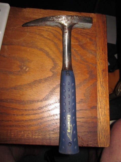 ESTWING Rock Pick - 22 oz Geology Hammer  Pointed Tip & Shock Reduction Grip