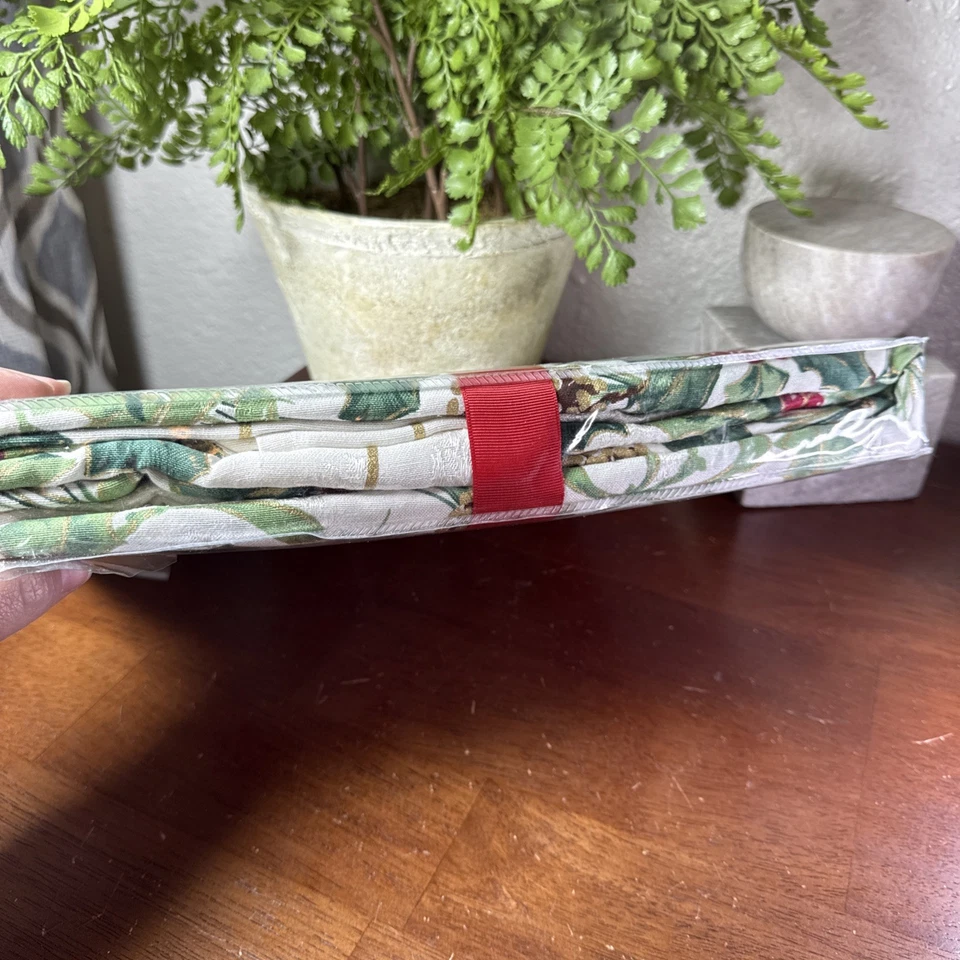 Assentos de toalha de mesa oblongos Lenox Holiday Greetings Holly 60" x 144" 12-14 NOVO - Imagem 3 de 4