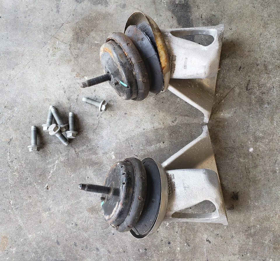 05-13 C6 Corvette LS2 LS3 LS7 пара кронштейнов крепления двигателя 2005-2013 - Изображение 4 из 4