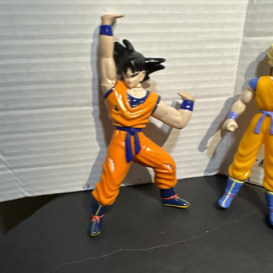 "Lote de figuras de acción vintage Dragonball Z 8"" Battle Damaged Vegeta + extras" Foto 2 de 4
