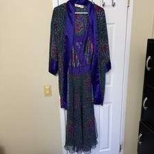Vintage Victoria  s Secret Gold Label Purple Lace Nightgown Size M and Robe 1 Sz