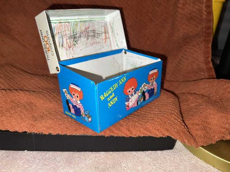 Raggedy Ann Crayon Boxnintage. Great Shape Un Cleaned