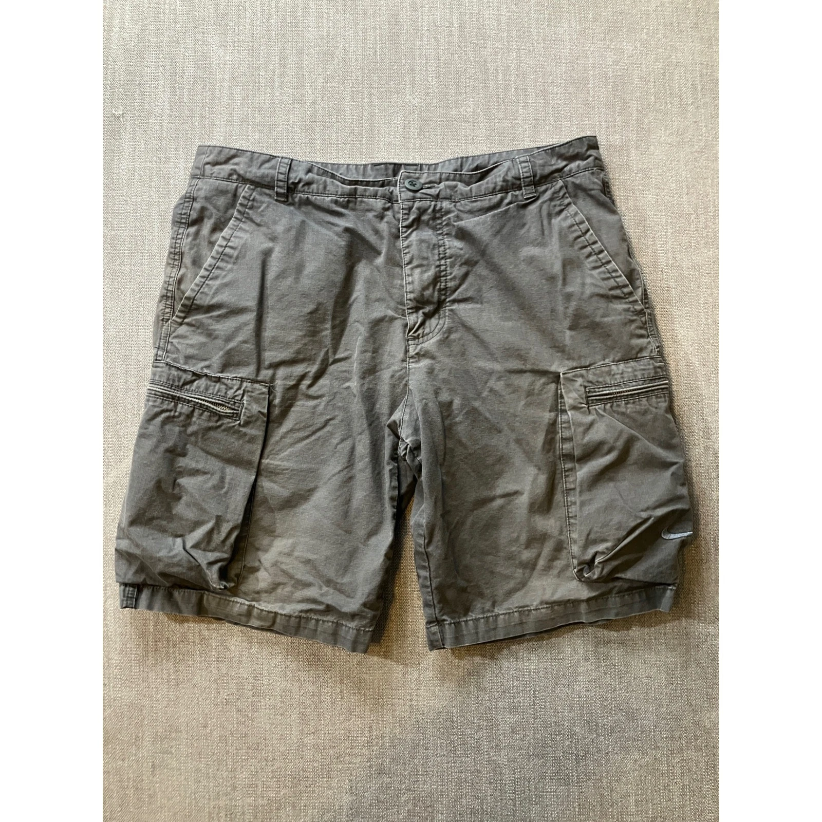 Nike Mens Cargo Shorts Size 34 Grey Ripstop Cotton Utility Hiking Swoosh Logo