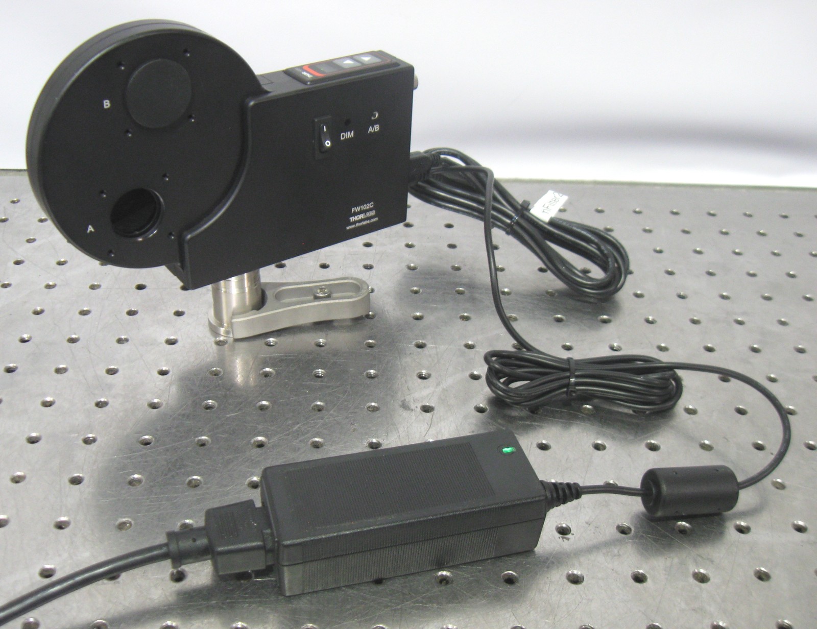 C204183 Thorlabs FW102C 6-Position Motorized Filter Wheel for 1" Optics w/ Power